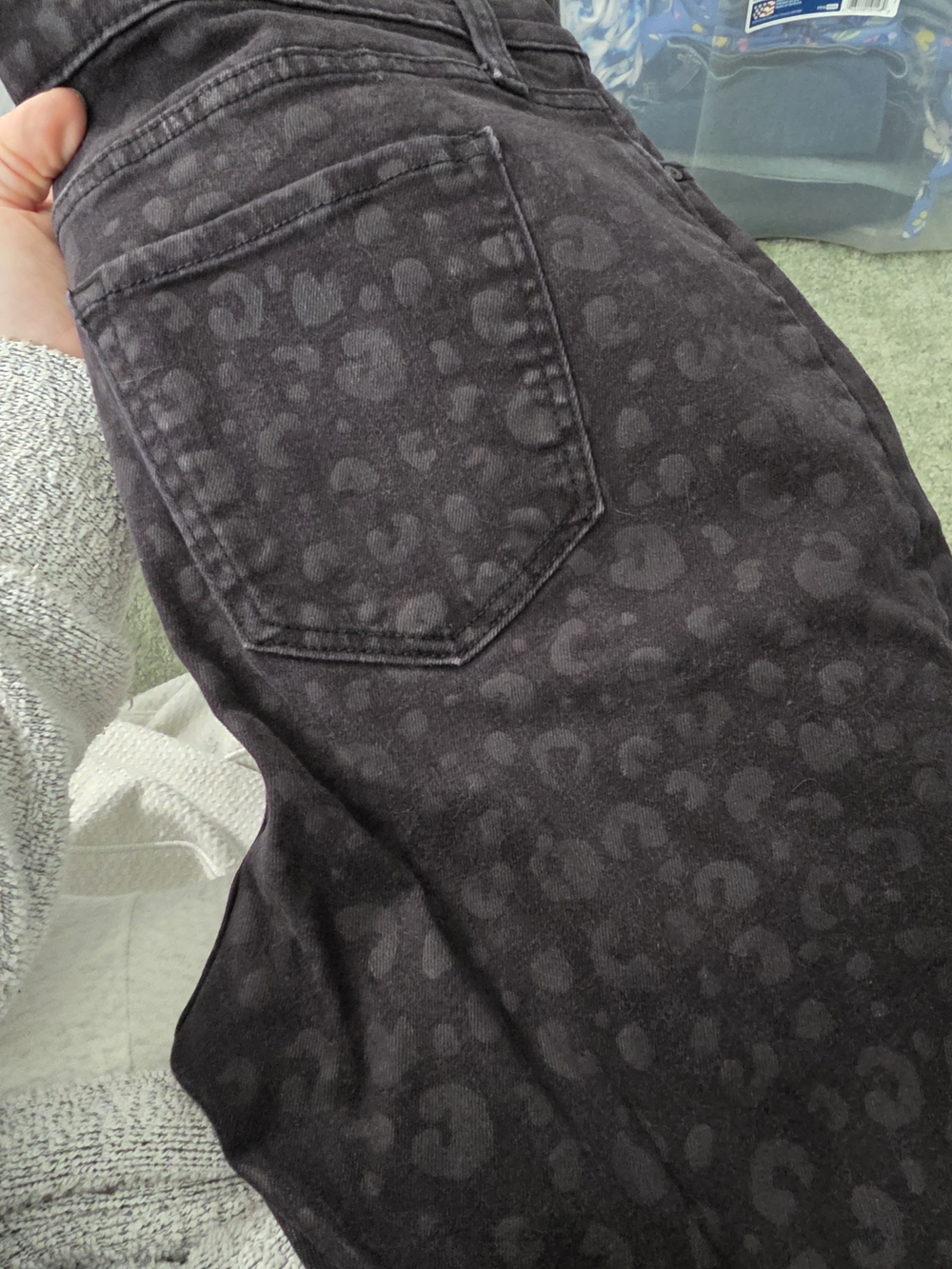 GAP Black Leggings with Subtle Leopard Texture
